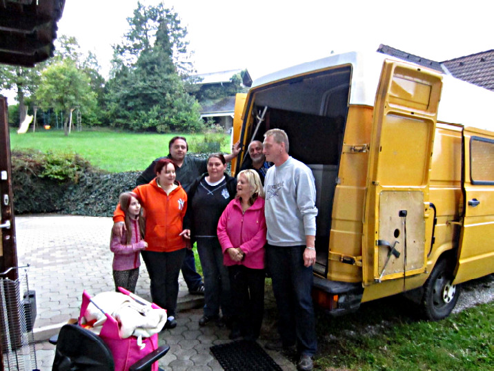 Die Übersiedlung von Frau Rosemarie P. mit den Helfern des ÜRUV.